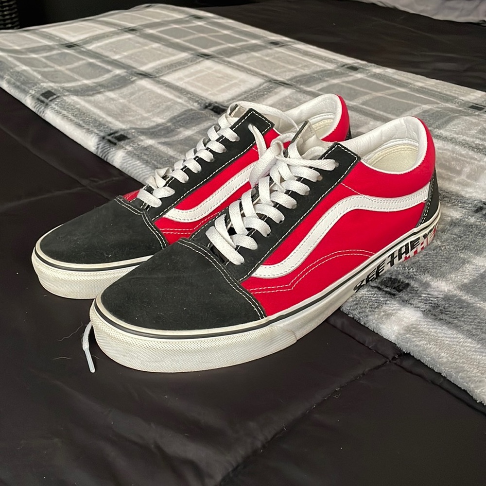 Low Top Vans Red and Black